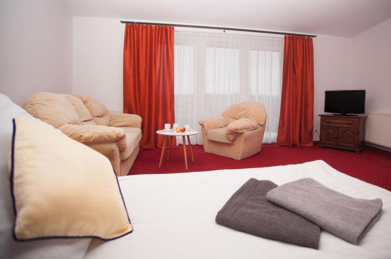 West Plaza Ustka Hotel Esterno foto