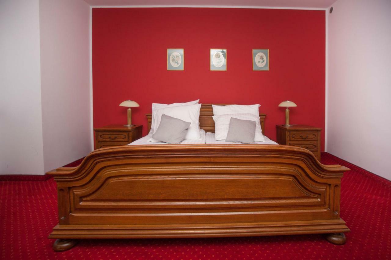 West Plaza Ustka Hotel Esterno foto